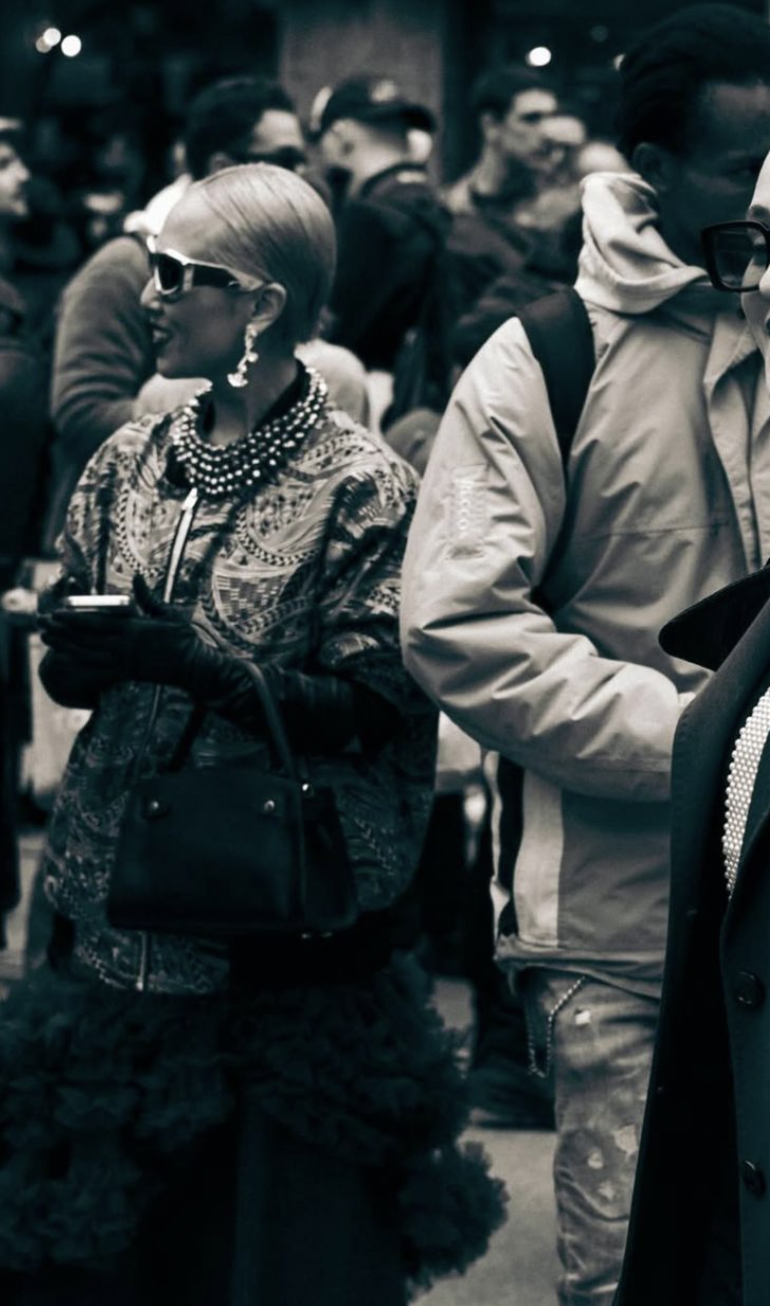 “Between Runways and Destinations: A Visual Journey of Fashion and Life”